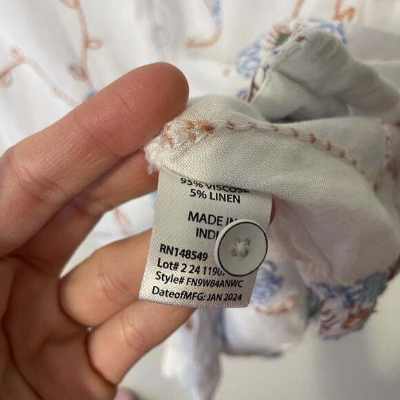 Free Planet Mens Embroidered Floral Linen Blend Shirt White Button Up Size M - Picture 3 of 5